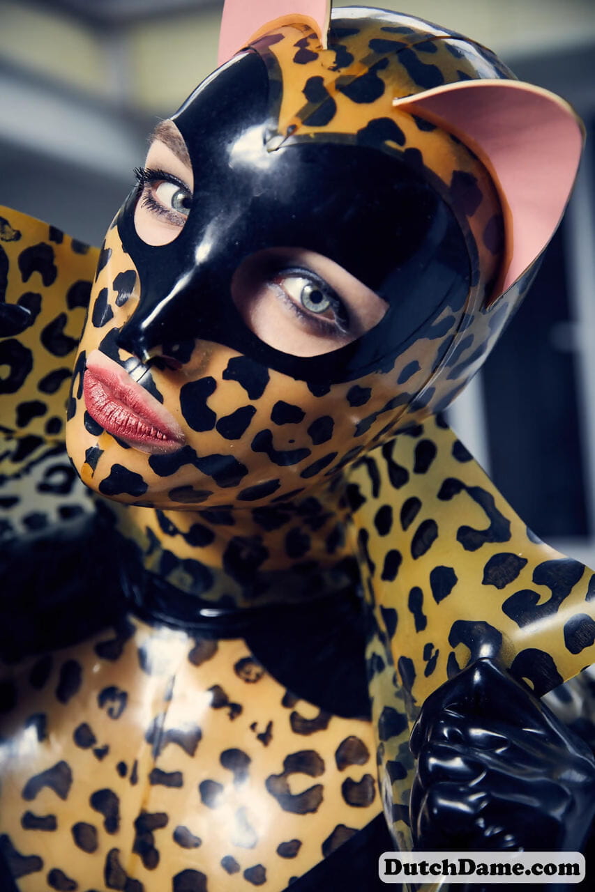 Japanese Erotic Masked Leopard Girl